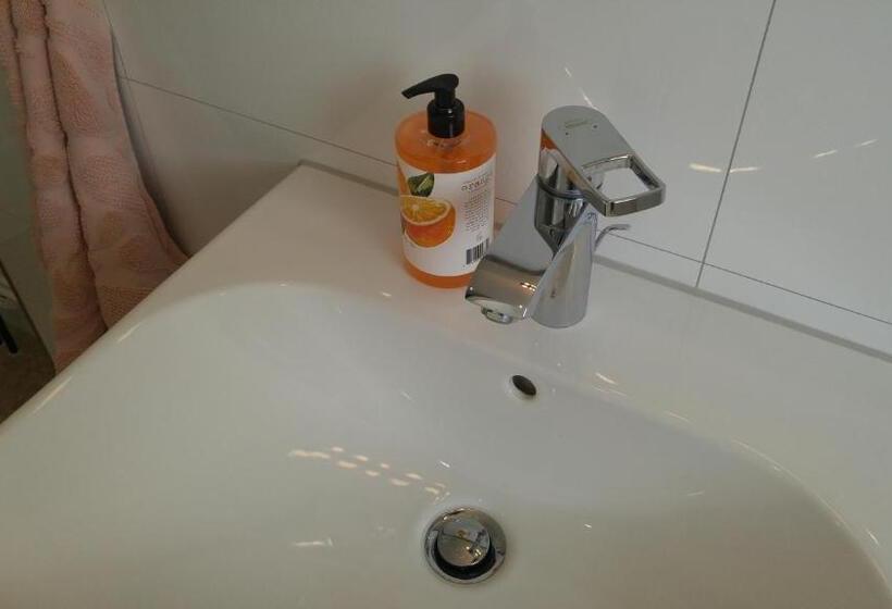 פנסיון Zimmervermietung Im Zentrum Waiblingens