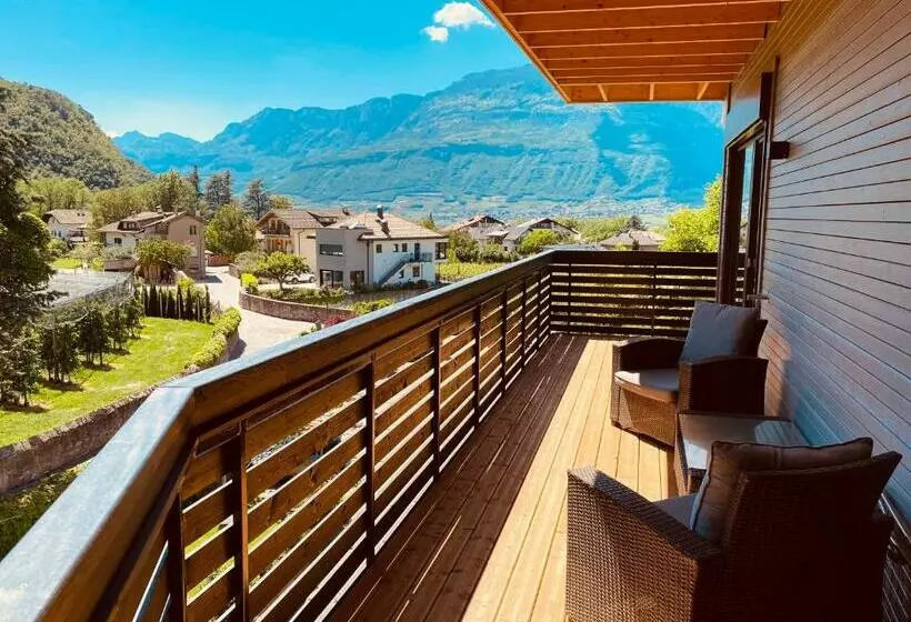 Majatalo Julias Guesthouse