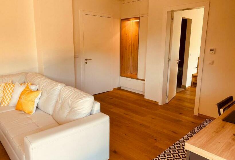 Пансион Julias Guesthouse