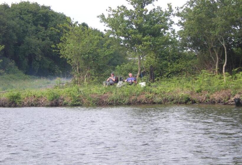 مبيت وإفطار Domaine De Kerbillec