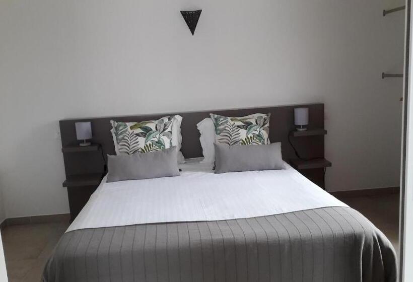 مبيت وإفطار Domaine De Kerbillec