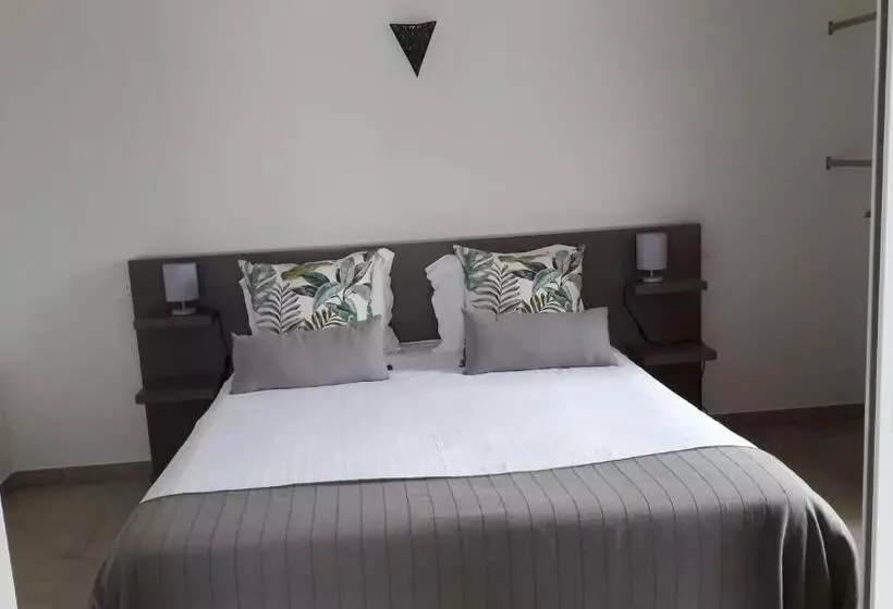 Aamiaismajoitus (B&B) Domaine De Kerbillec