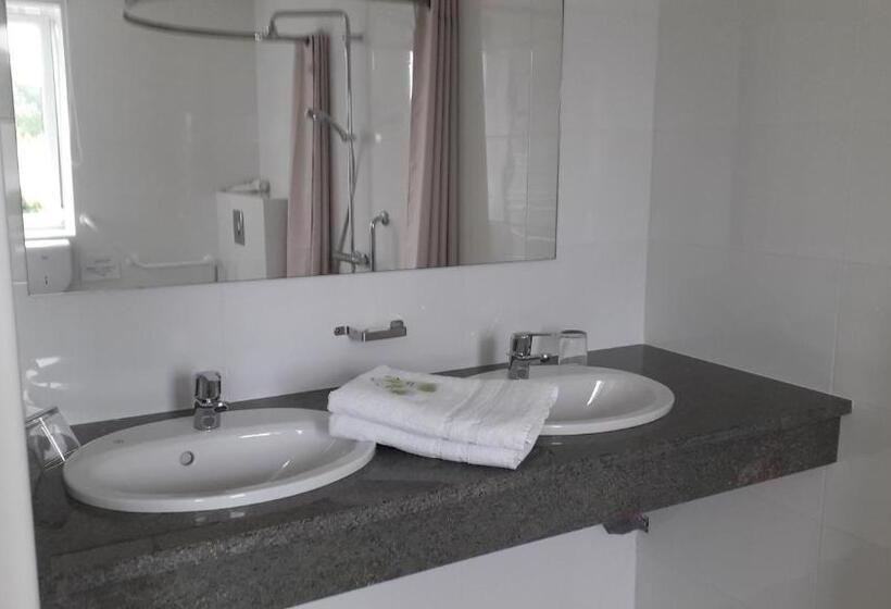 مبيت وإفطار Domaine De Kerbillec