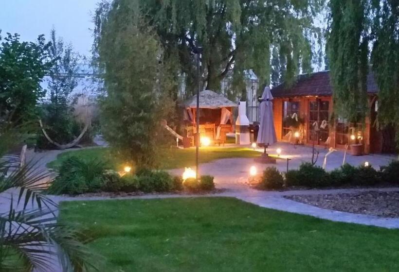 مبيت وإفطار Het Filipijns Slaaphuisje