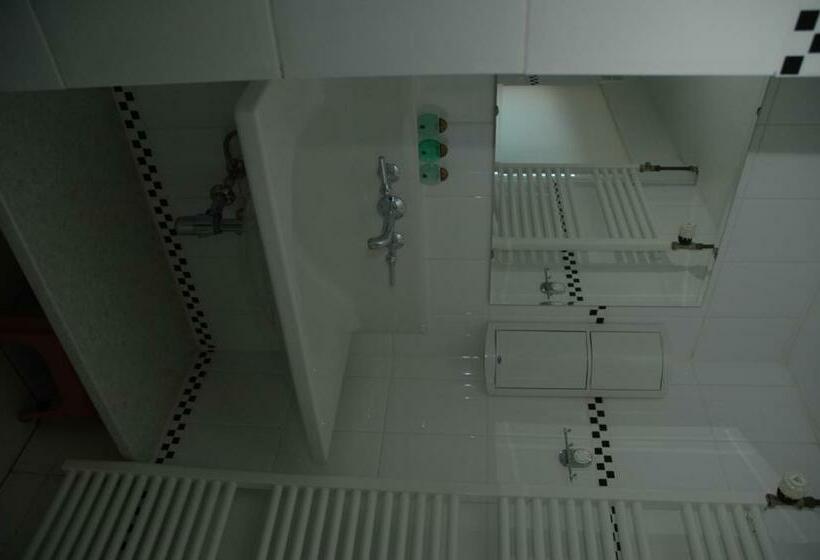 צימר Pension  T Hofje 350 Meter Van Het Strand