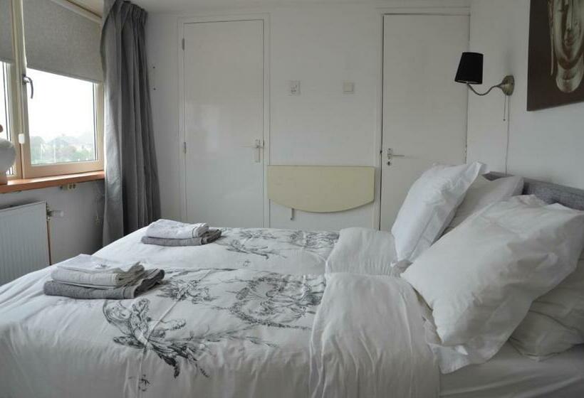 צימר Pension  T Hofje 350 Meter Van Het Strand