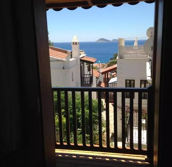 تختخواب و صبحانه The White House Kalkan