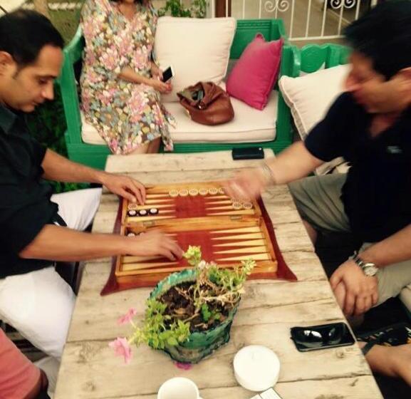 تختخواب و صبحانه The White House Kalkan