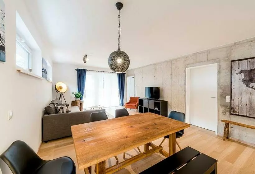 Fleischerei   Apartments, Cafe & Weinbar