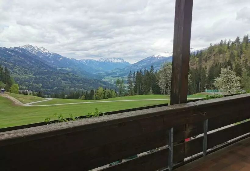 Hotelli Erlebnishof Tschabitscher