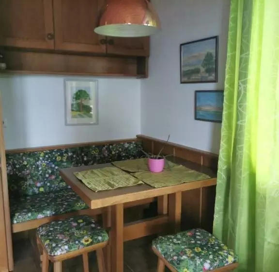 Hotelli Erlebnishof Tschabitscher