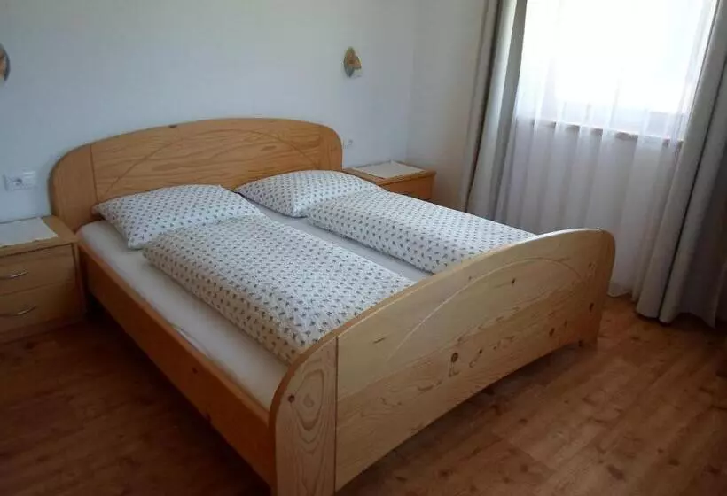 هتل Stockerhof