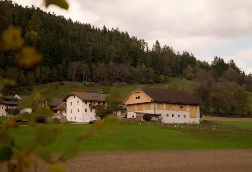 هتل Stockerhof
