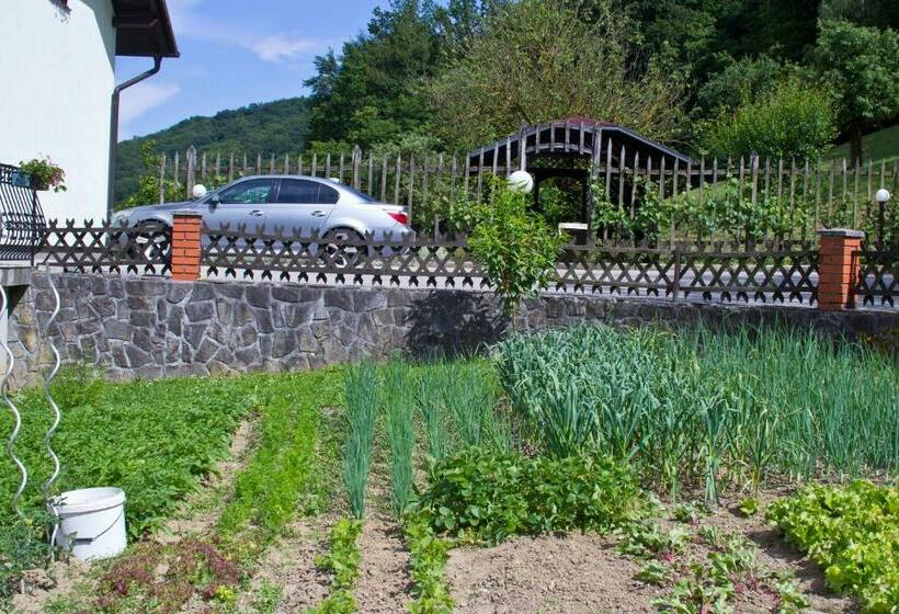 هتل Tourist Farm Mraz