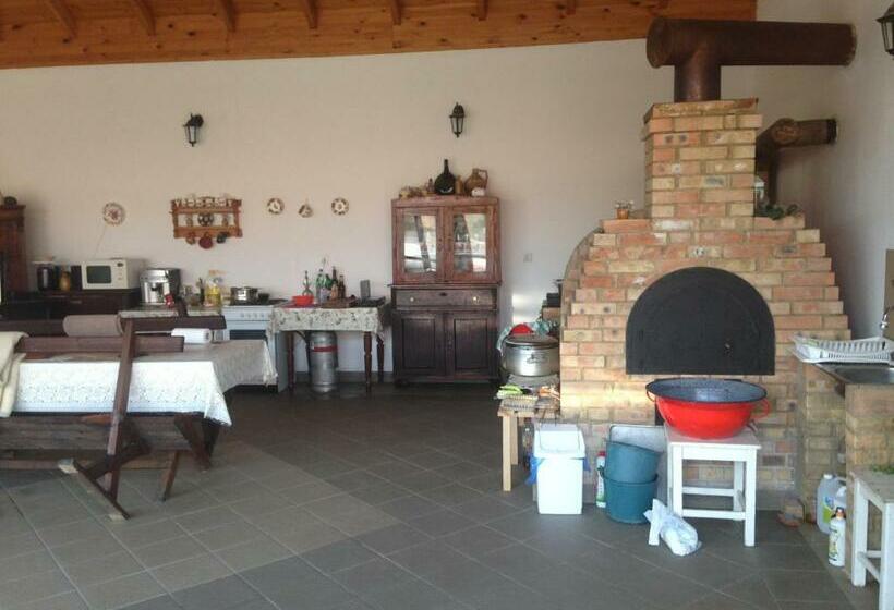 ペンション Kölcsey Kúria Vendégház