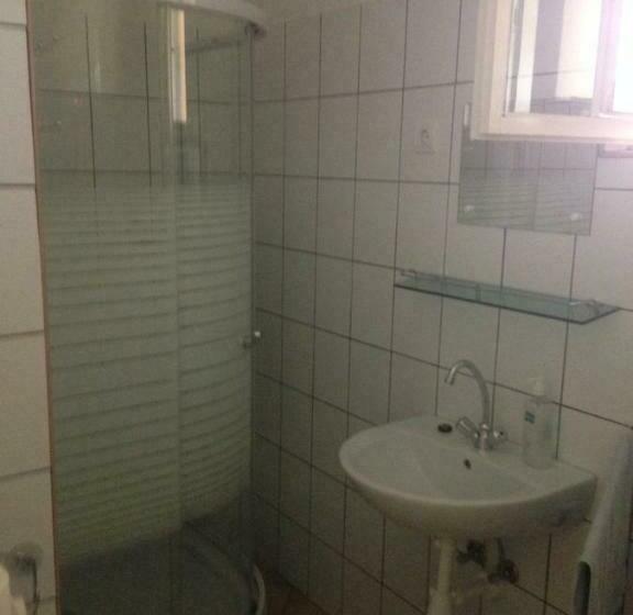 ペンション Kölcsey Kúria Vendégház