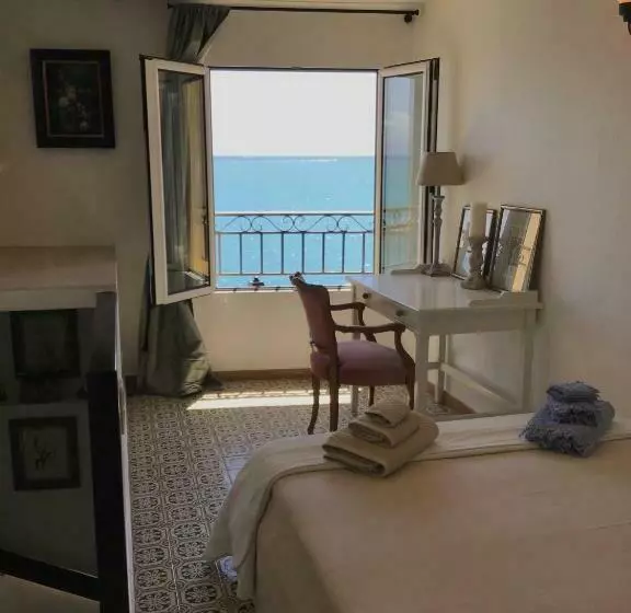 ペンション La Maisonette Antibes