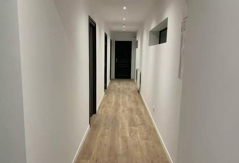 ペンション Nanterre Room