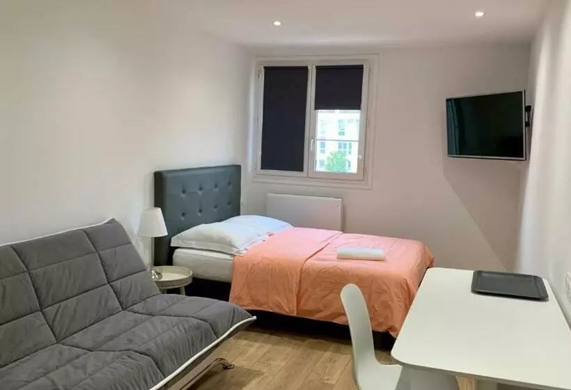 ペンション Nanterre Room