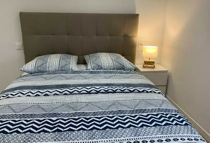 ペンション Nanterre Room