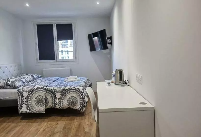 ペンション Nanterre Room