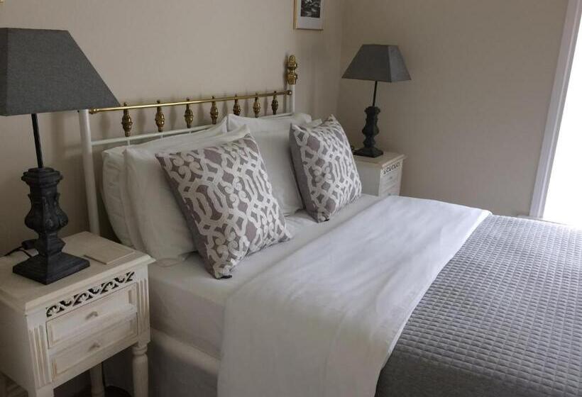 مبيت وإفطار Little Manor