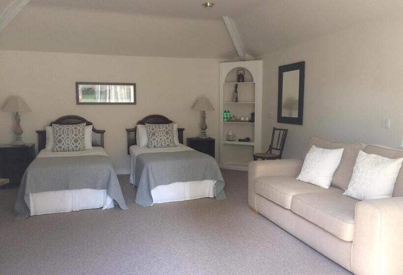 مبيت وإفطار Little Manor