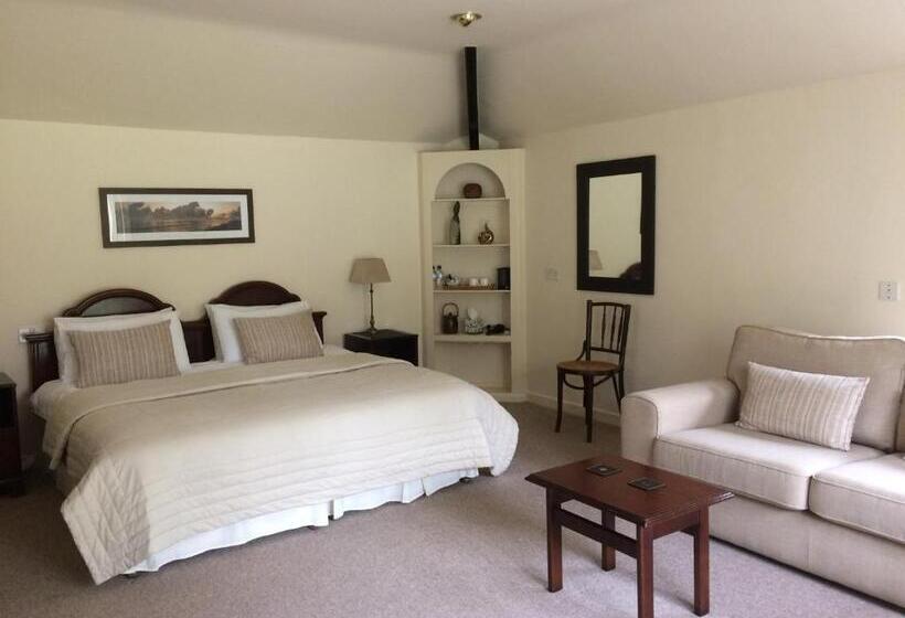 مبيت وإفطار Little Manor