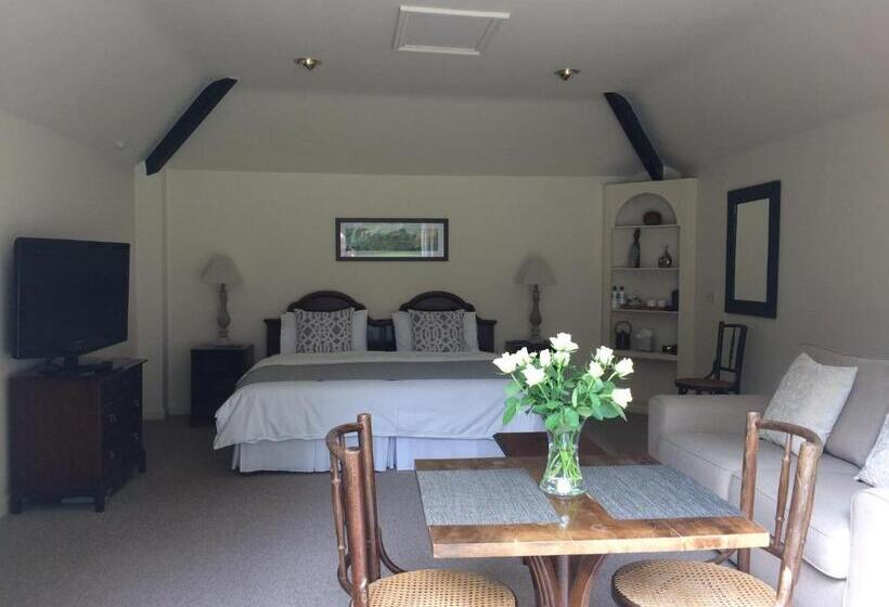 مبيت وإفطار Little Manor