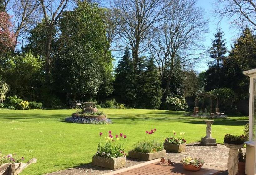 مبيت وإفطار Little Manor