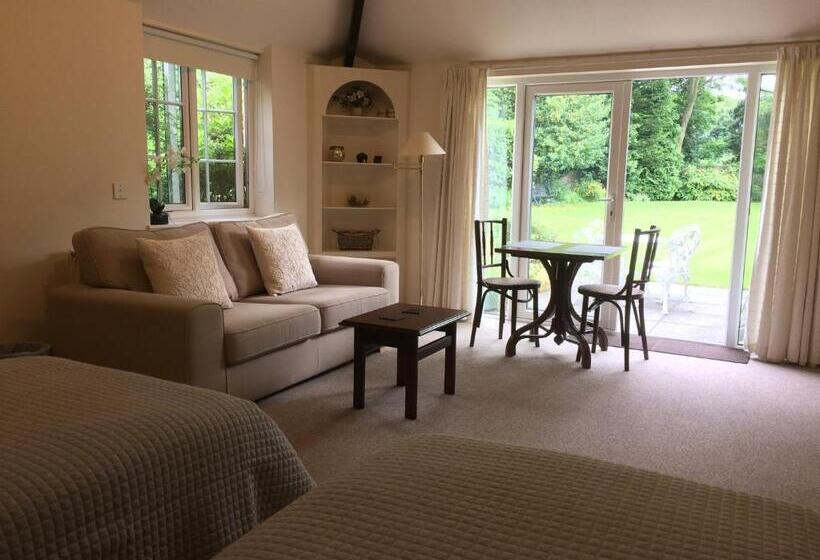 مبيت وإفطار Little Manor