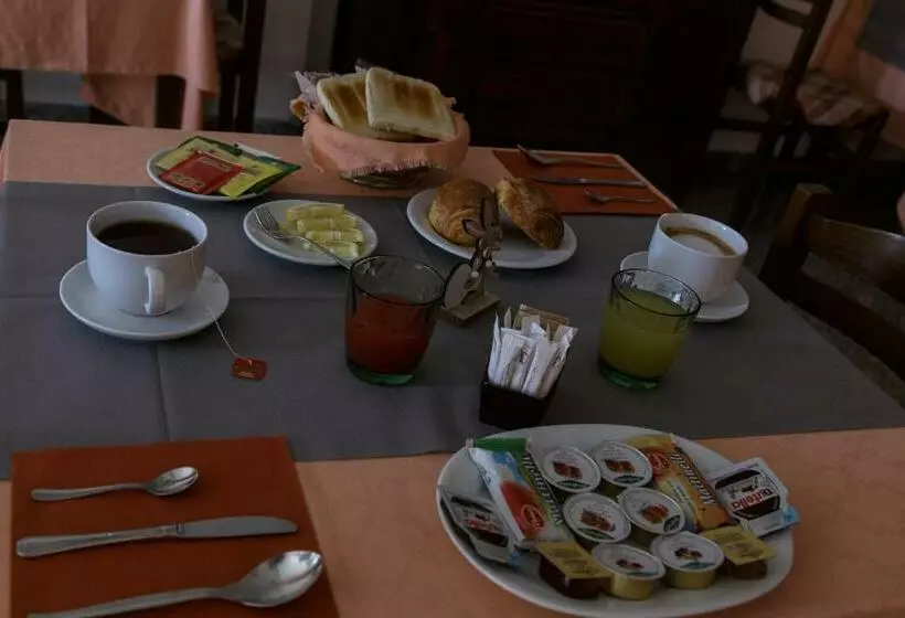 ホテル Albergo Felice