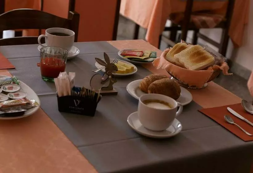 ホテル Albergo Felice