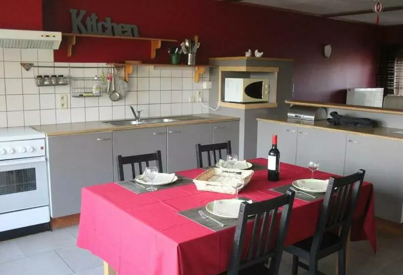 Hotelli La Ferme Du Pré Charmant