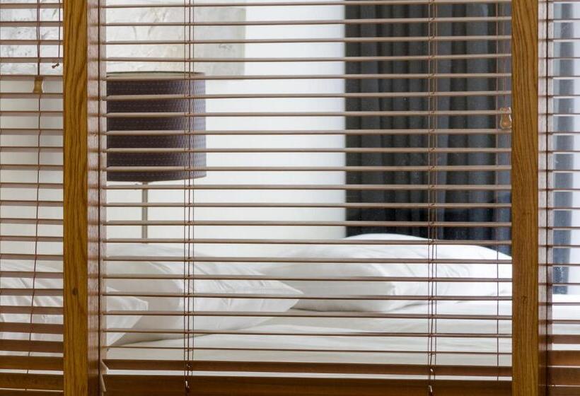 Marnix Design: Downtown Dream