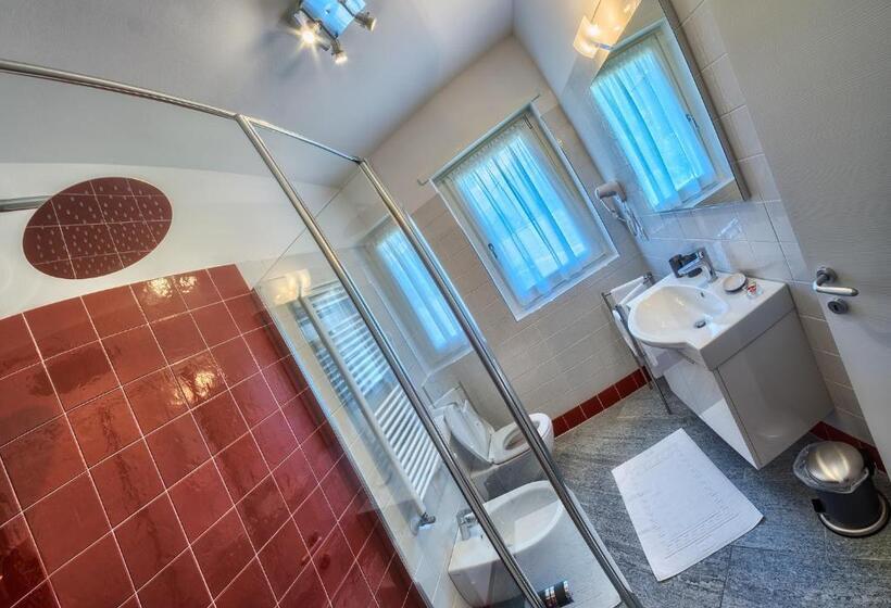 Rainbow Holiday Apartments Lake Como