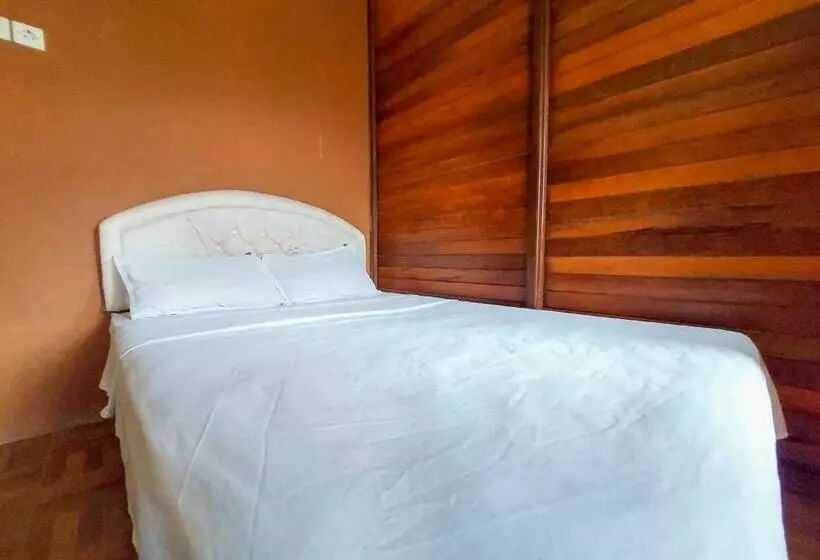 Majatalo Sunrise Sea Hill View Karimunjawa Redpartner