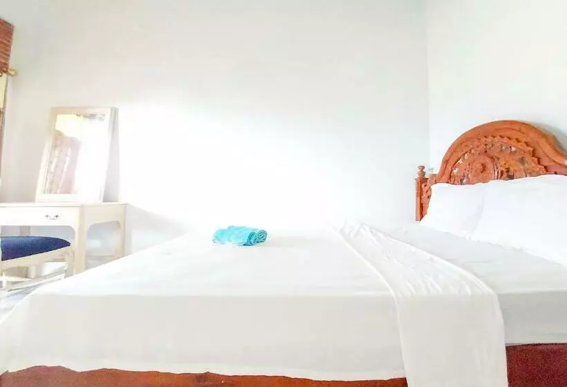 Majatalo Sunrise Sea Hill View Karimunjawa Redpartner