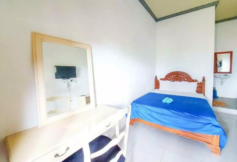 Majatalo Sunrise Sea Hill View Karimunjawa Redpartner