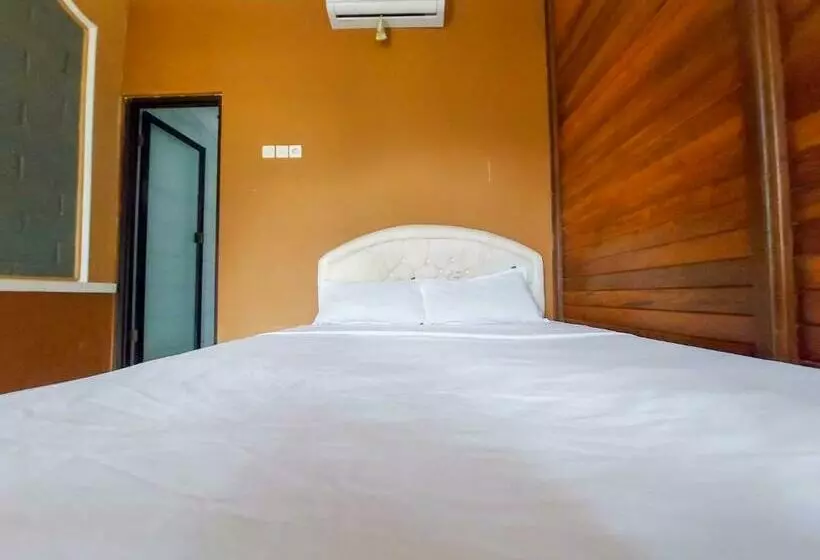 Majatalo Sunrise Sea Hill View Karimunjawa Redpartner