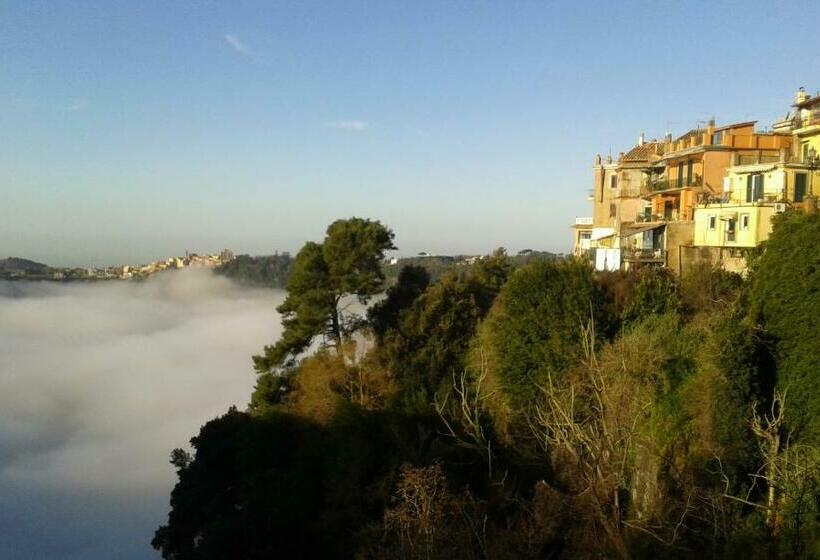 بنسيون Vistalago Guesthouse