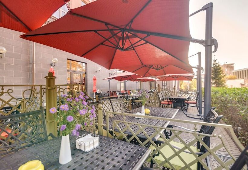 هتل Alfavito Kyiv