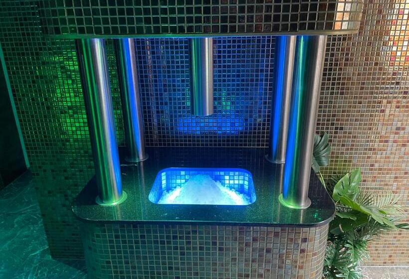 فندق Ashbys Accommodation & Spa Hire