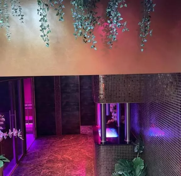 هتل Ashbys Accommodation & Spa Hire