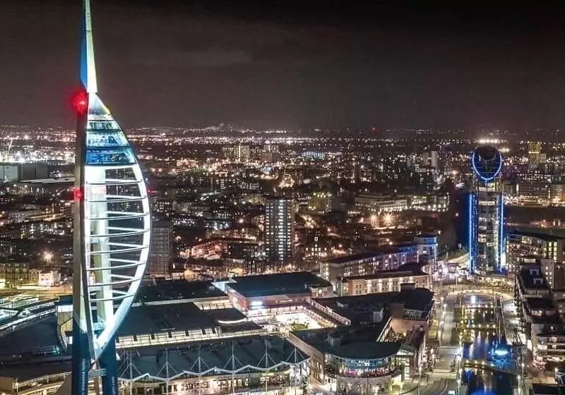 هتل Ashbys Accommodation & Spa Hire