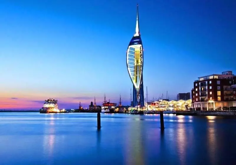 هتل Ashbys Accommodation & Spa Hire