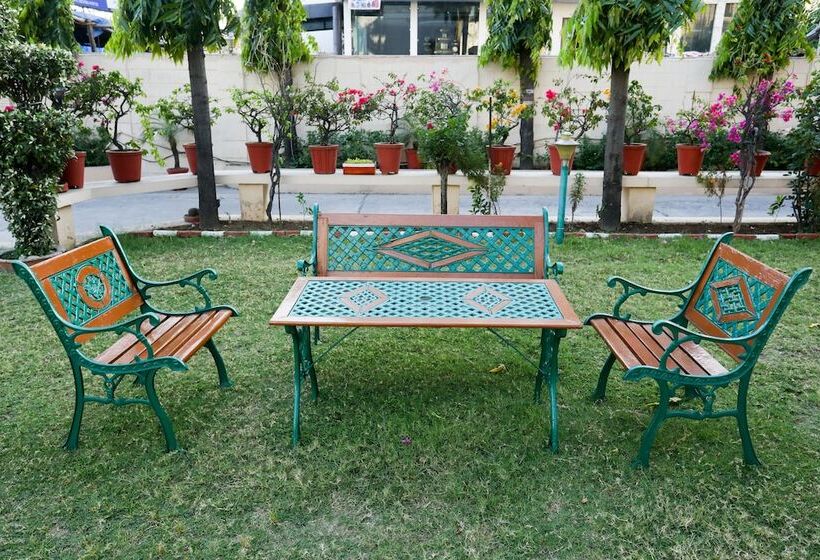 هتل Classic Residency