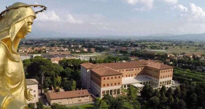 בית מלון כפרי Domus Pacis Assisi