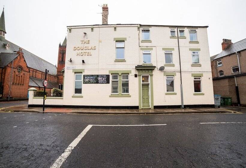 فندق The Douglas