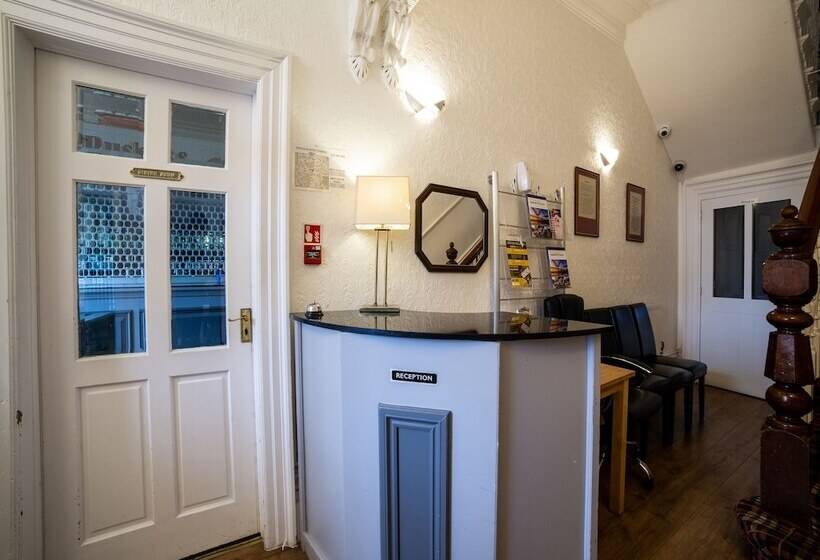 فندق The Douglas